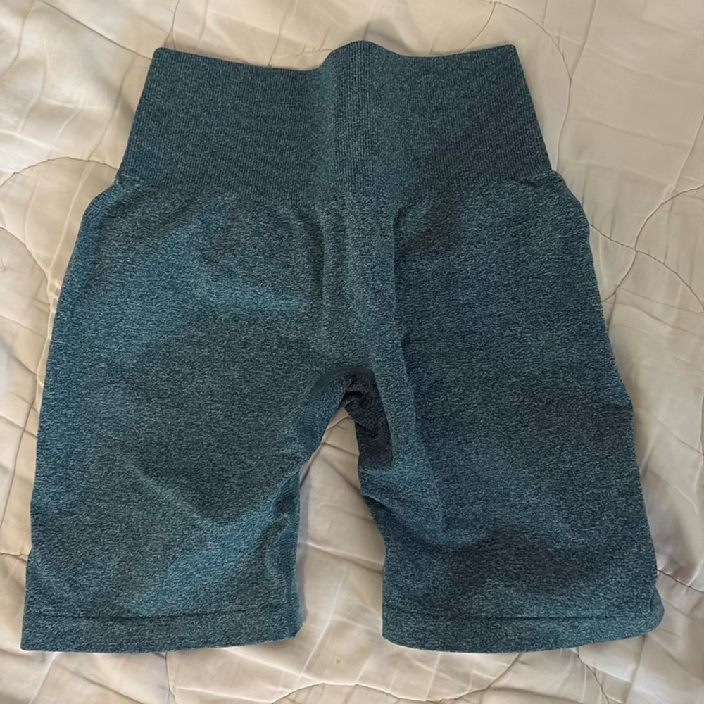 NVGTN scrunch shorts